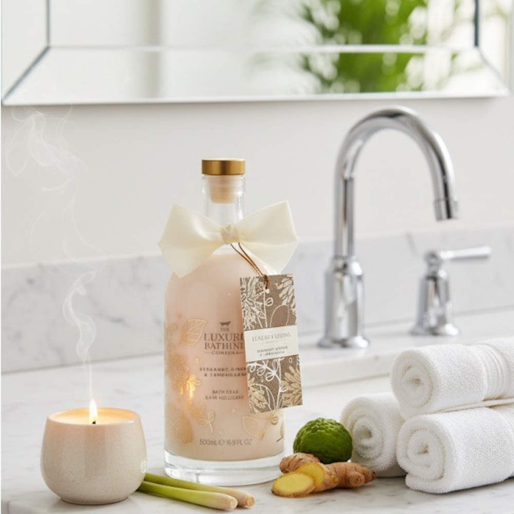 The Luxury Bathing Company | Bergamot, Ginger & Lemongrass Indulgent Bath Soak - Picture 4 of 7